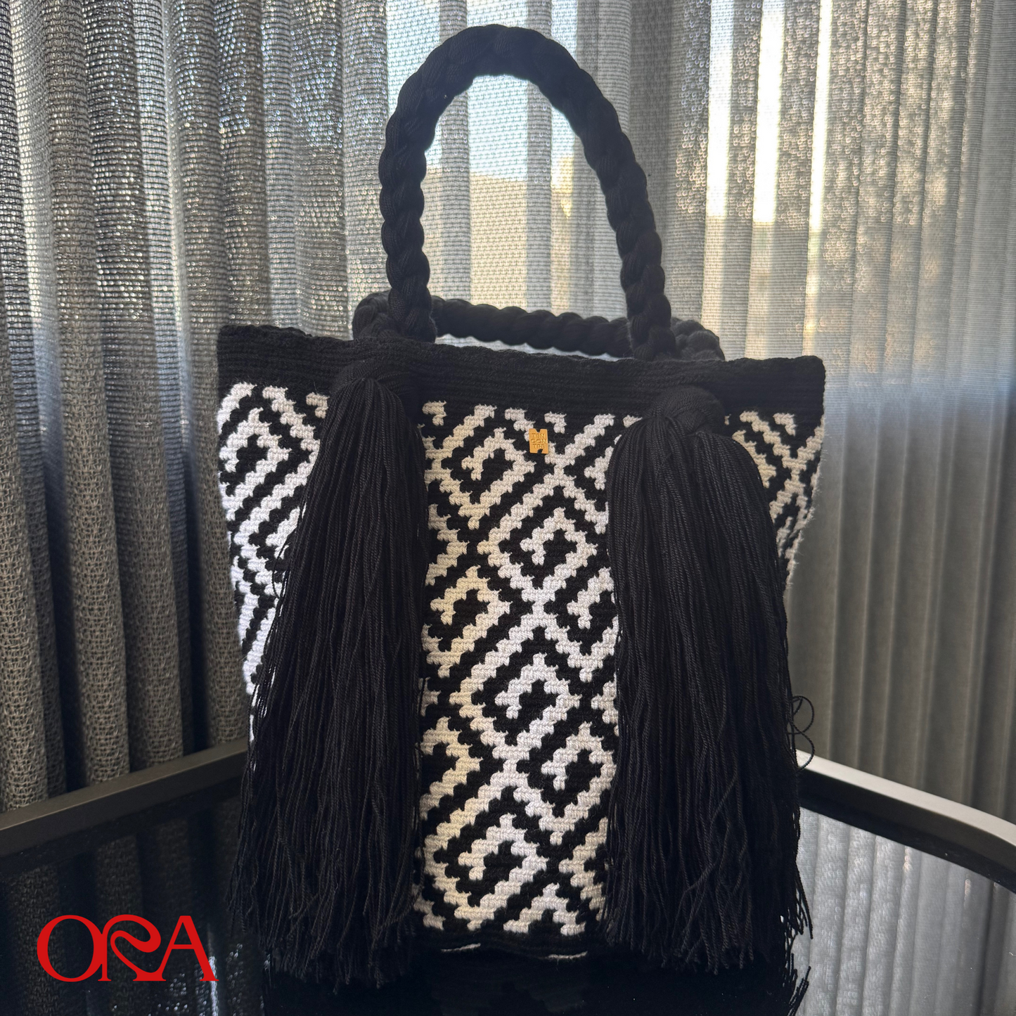 Bolsito Wayuu in Black and White - ORA