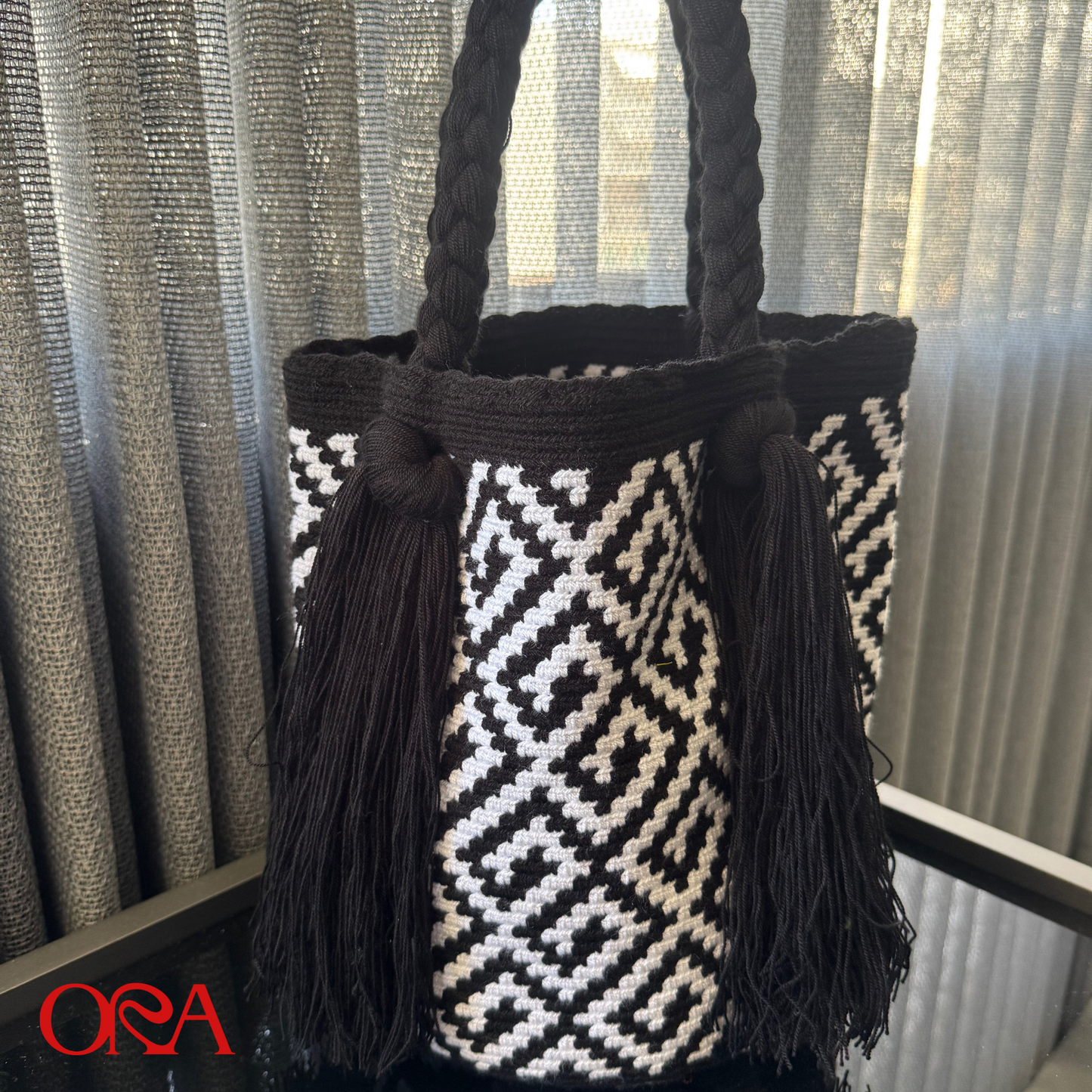 Bolsito Wayuu in Black and White - ORA