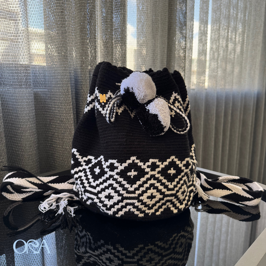 Wayuu Backpack in Black and White - ORA