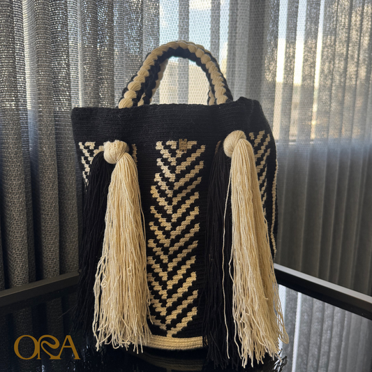Bolsito Wayuu in Black and Cream - ORA